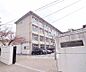 周辺：洛北中学校まで800m 自主性にあふれ逞しい生徒の育成を目指します。