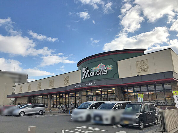 ボンマルシェ英賀保店