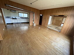 双葉町3丁目の家 4LDKのリビング/ダイニング