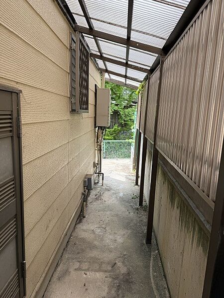 建物北側