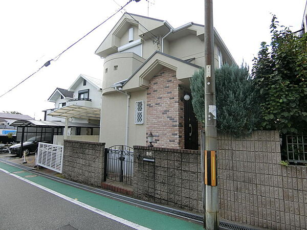 北東から撮影