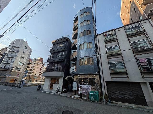 8 / 24