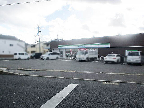 ファミリーマート伏見向島本丸店