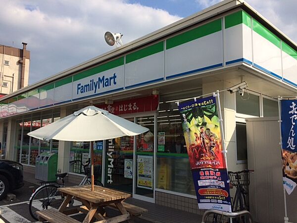 ファミリーマート 京都深草フチ町店