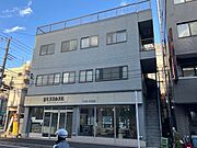 蒔田駅より徒歩2分 築30年1ヶ月 3階建の賃貸物件