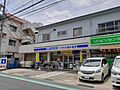 ローソン・スリ...