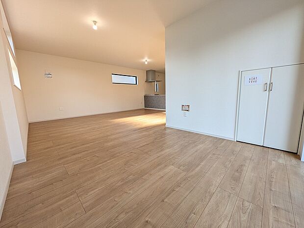 階段下には収納があります