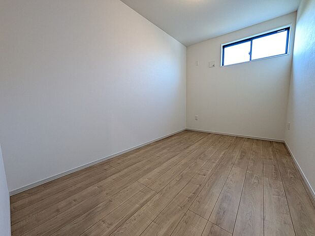 リモートワークや書斎に利用できる約5.0帖・納戸