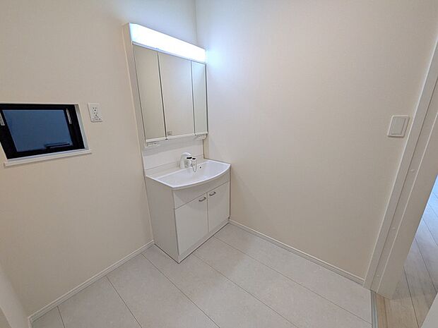 慌ただしい朝にもゆとりの洗面室