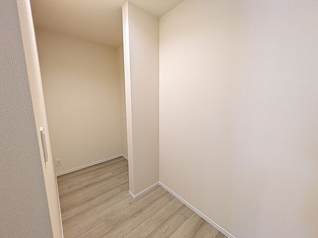 備蓄の収納に活躍するパントリー