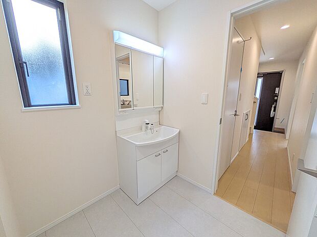 慌ただしい朝にもゆとりの洗面室