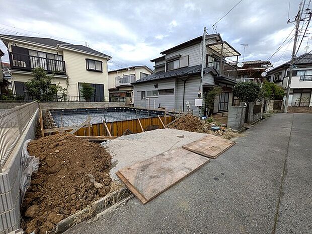 南東側道路接道につき、陽当たり良好