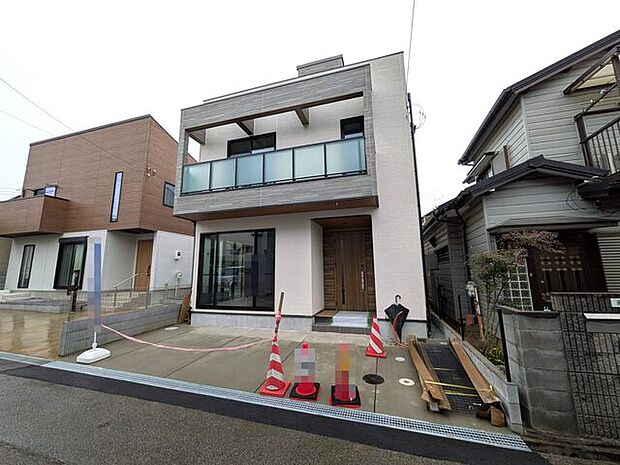 南東側道路接道につき、陽当たり良好