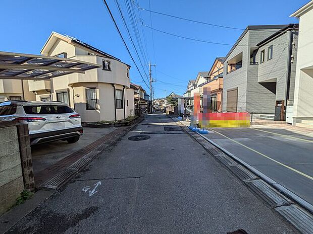 前面道路は公道・南西側4ｍ幅