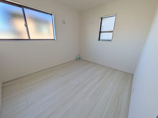 夏は涼しく過ごしやすい・北東約6帖洋室