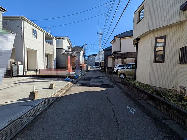 前面道路は公道・南西側4ｍ幅