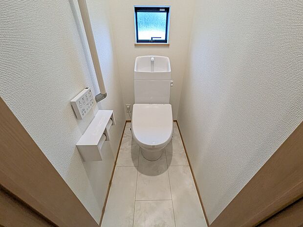 パネル式温水洗浄便座