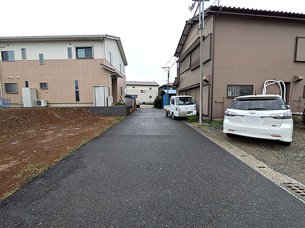 お仕事帰りの買い物もスムーズなコンビニやスーパーが徒歩5分圏内　