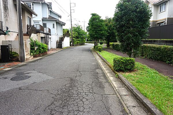 第一種低層専用地域内の閑静な住宅地