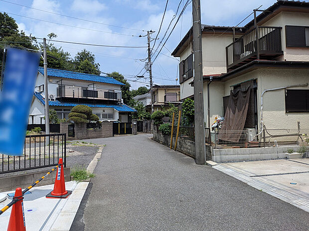 周辺閑静な住宅地です