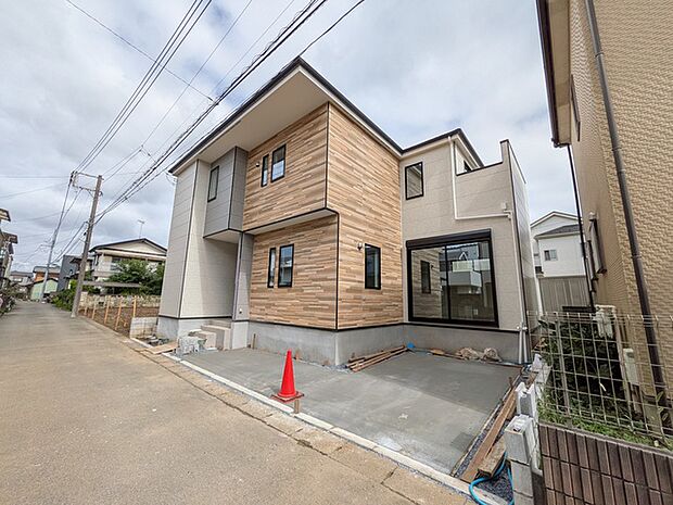 会話が増えるリビング階段・対面キッチン 設備充実しています