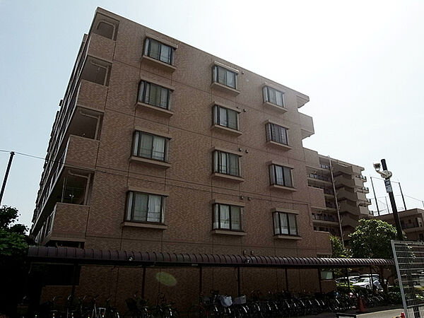 重厚感ある外壁タイル張り