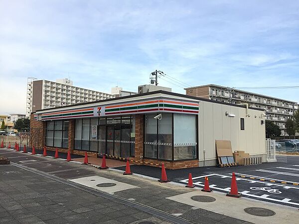 セブンイレブンＵＲ村上団地店540m徒歩7分
