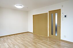 Surplus　Twoハイツ水城南 106 1階1LDKのリビング/ダイニング