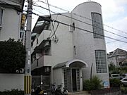 六甲駅より徒歩10分 築39年2ヶ月 3階建の賃貸物件