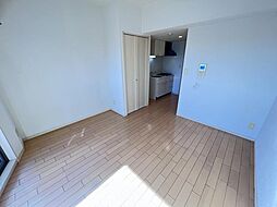 ユーフォリア北松戸 5階ワンルームのリビング/ダイニング