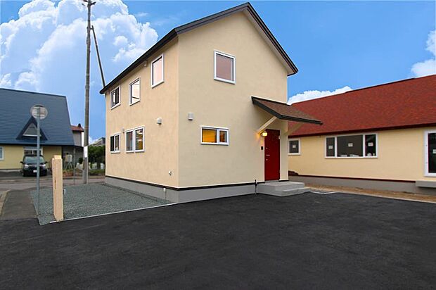 角地に佇むこの家は、3台分の駐車スペースも確保。毎日の移動や来客にもゆとりを感じられます。変化するライフスタイルにも柔軟に対応できる、暮らしやすさを追求した新しい“emoie“の住まいです。