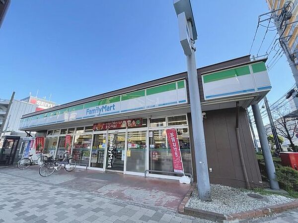 画像26:ファミリーマート 小手指店 徒歩8分。 620m