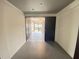 日生ロイヤルマンション十三 10階1LDKのリビング/ダイニング