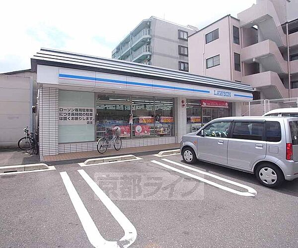 画像30:ローソン嵯峨明星町店まで192m 三条通沿いにあるローソンです。コンビニ専用の駐車場もございます。