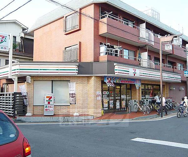 画像30:セブンイレブン京都深草直違橋店まで400m 医療センター近くです。