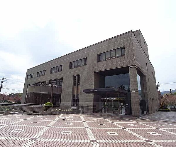 画像30:長岡京市立図書館まで1000m 読み聞かせなどイベントも開催しています。