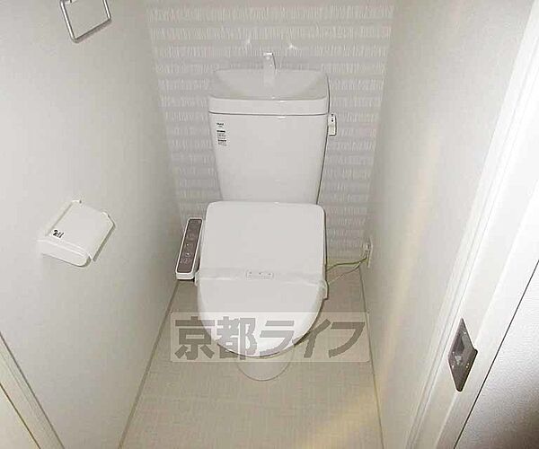 画像8:シンプルなおトイレです