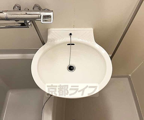 画像8:鏡つきの洗面台で朝・寝る前の準備がしやすいです。