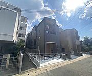 太秦駅より徒歩8分 2階 築1年の賃貸物件