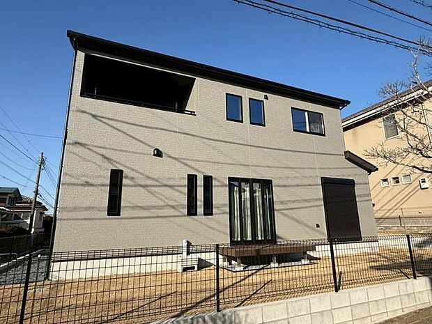 3方角地で開放的！日当たりGOODな立地です〇