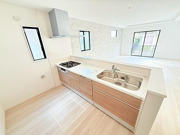 ご家族と会話しながらお料理できるオープンキッチン