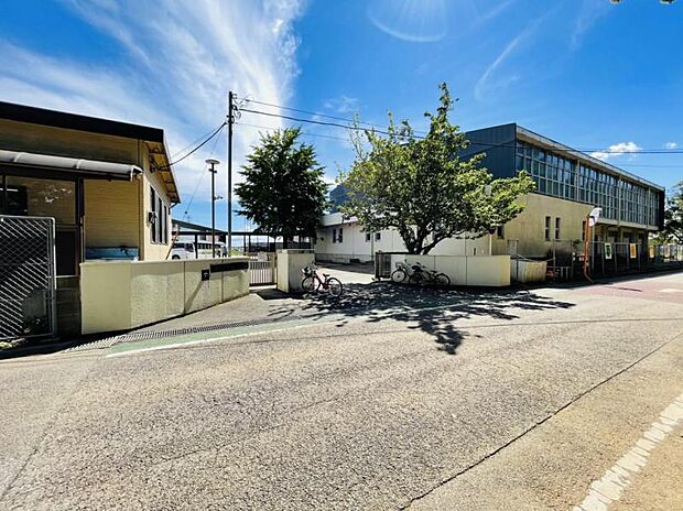 栗山小学校740ｍ