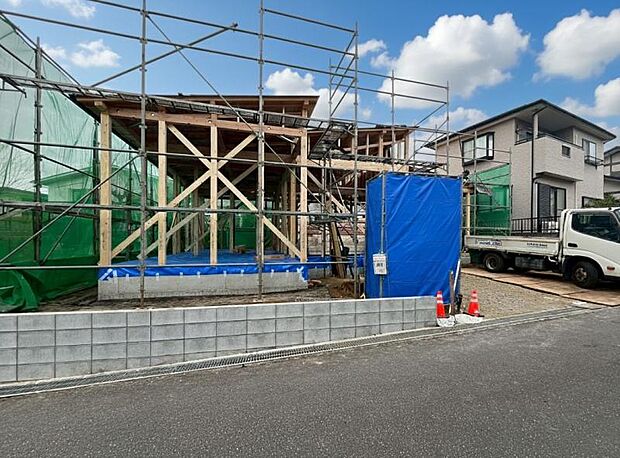 アクティブなご家族に嬉しいカースペース並列2台