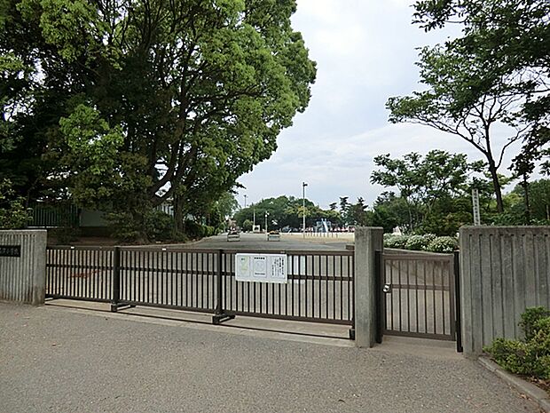 西志津小学校240ｍ