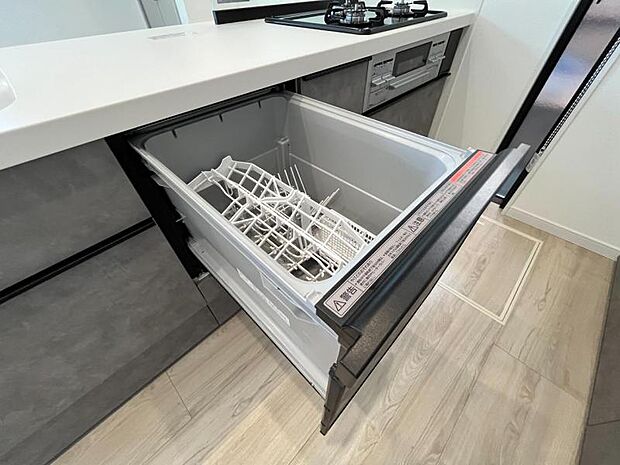 お皿洗いは食洗機におまかせ！食後もゆっくり家族時間が持てますね