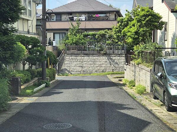 前面道路はゆったり6ｍ