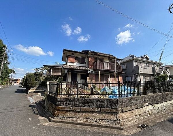 タイヨー佐倉店まで車7分、イオン臼井店まで車11分で日常の買い物がスムーズに