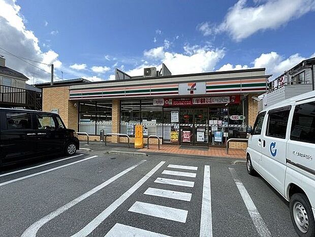 セブンイレブン佐倉臼井店 徒歩4分。 300m