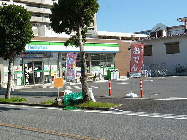 ファミリーマート臼井駅北口店 徒歩12分。 950m