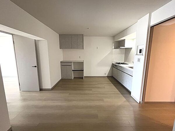 住まいの中心にリビングがある、家族が集まりやすい間取り